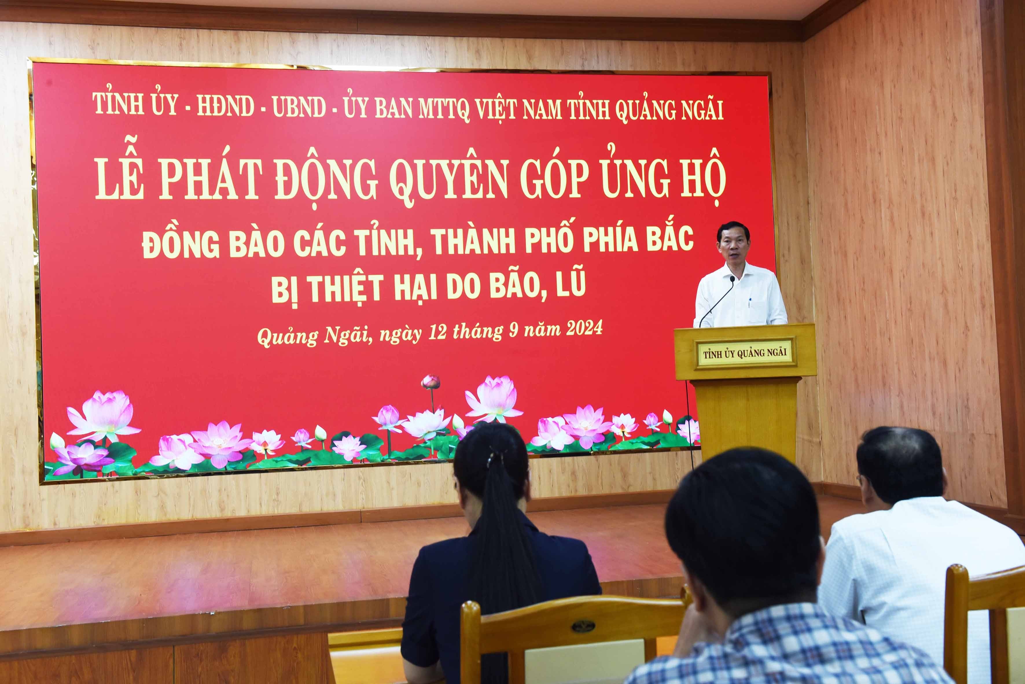 1-ong-vo-thanh-an-chu-tich-uy-ban-mttq-vn-tinh-doc-thu-keu-goi-ung-ho-dong-bao-bi-thiet-hai-do-con-bao-so-3-va-lu-lut-gay-ra-cua-tinh-uy-hdnd-ubnd-ubmttqvn-tinh-quang-ngai-1726141956.jpg