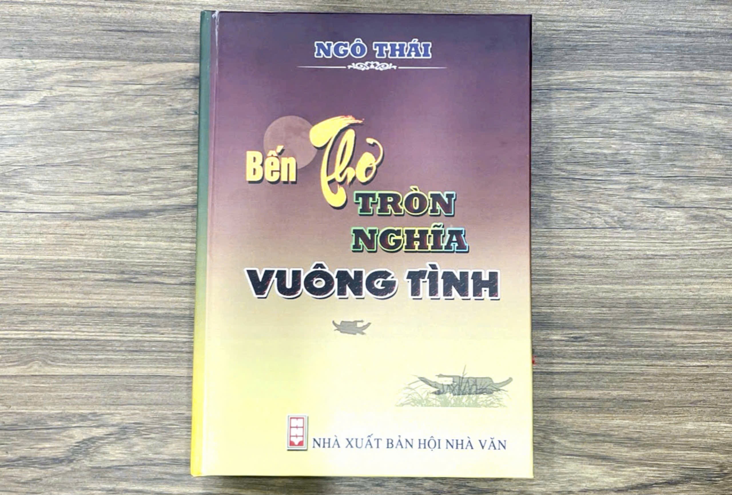 bia-tap-tho-ben-tho-tron-nghia-vuong-tinh-1726892435.jpg