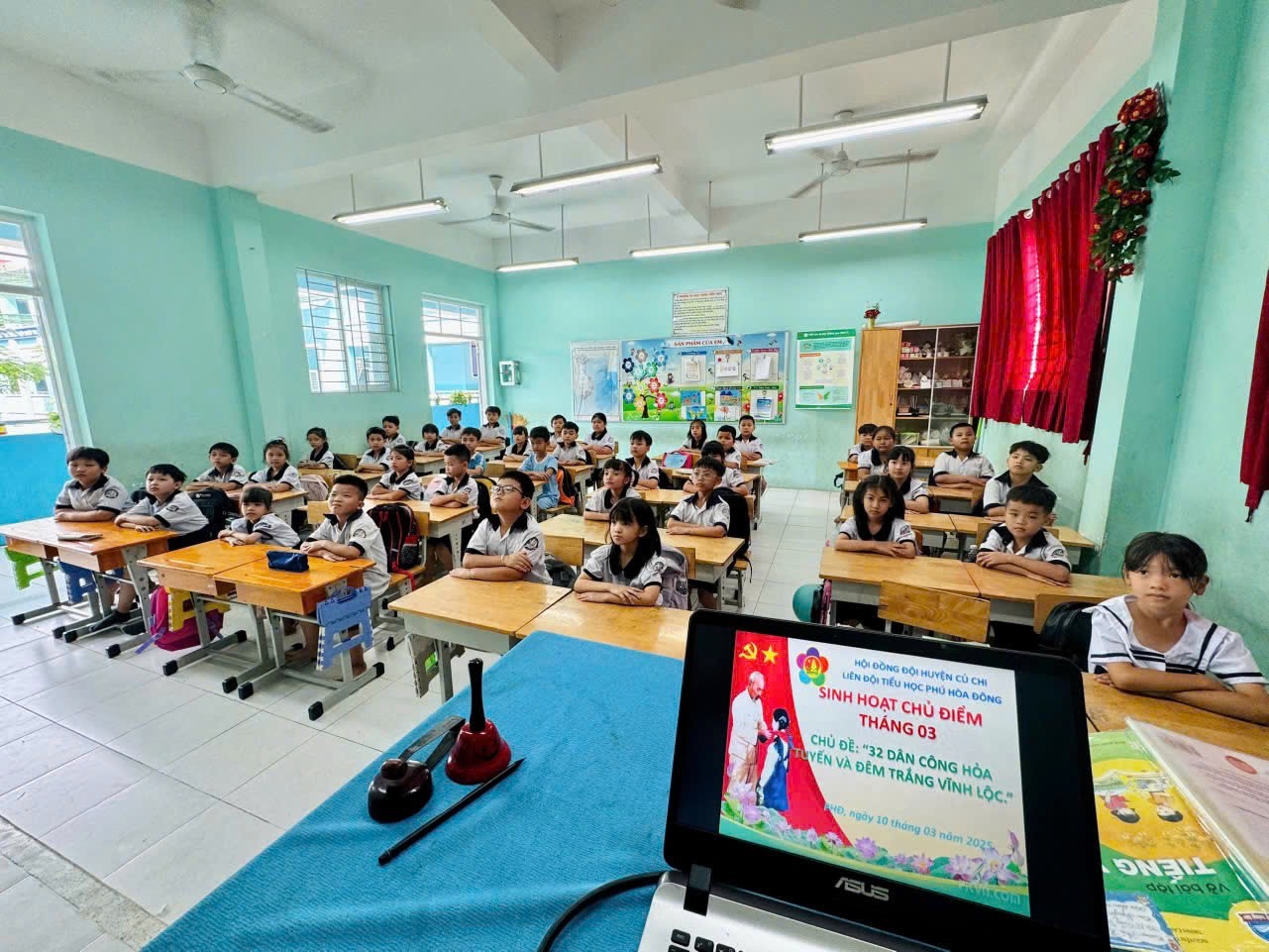 truong-to-chuc-sinh-hoat-chu-diem-thang-3-chu-de-32-dan-cong-hoa-tuyen-va-dem-trang-vinh-loc-1-1742798940.jpg
