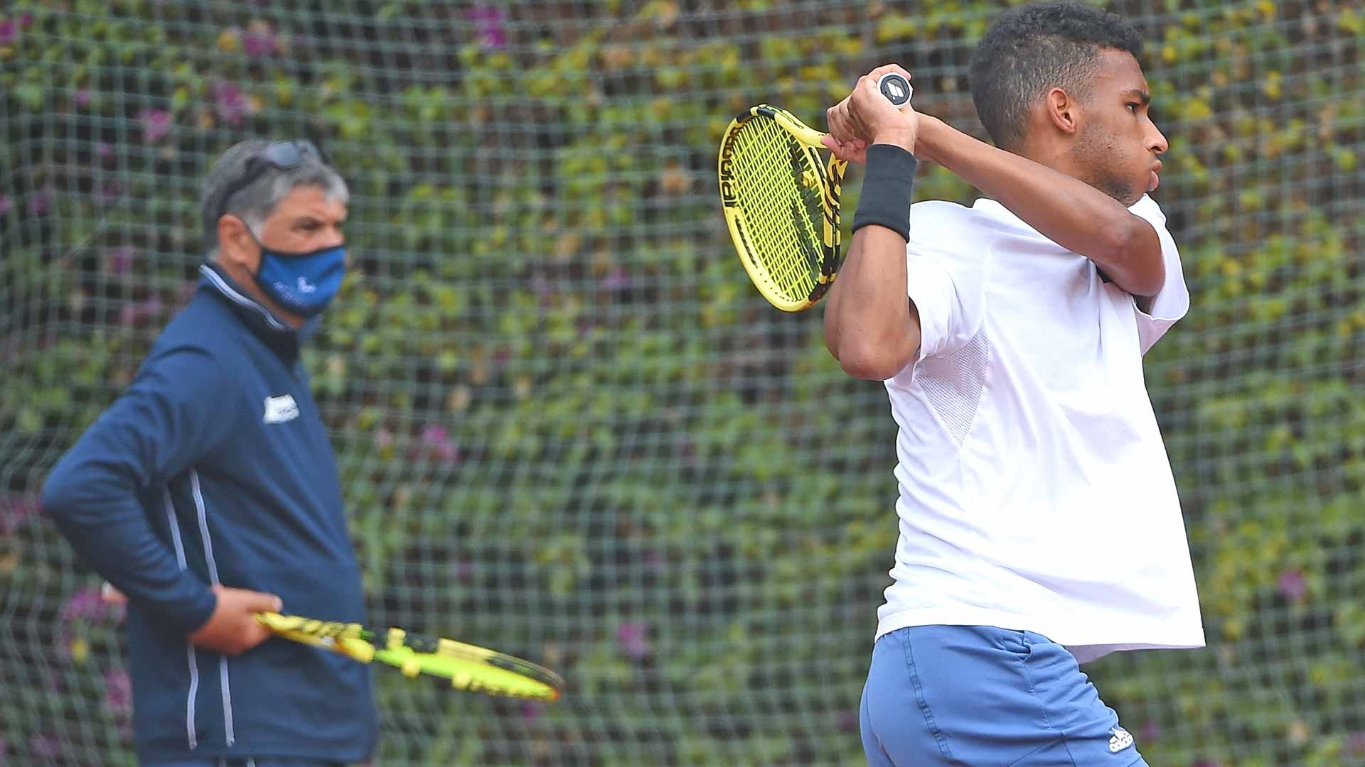 auger-aliassime-toni-nadal-eurosport-may-2021-1693474035.jpg