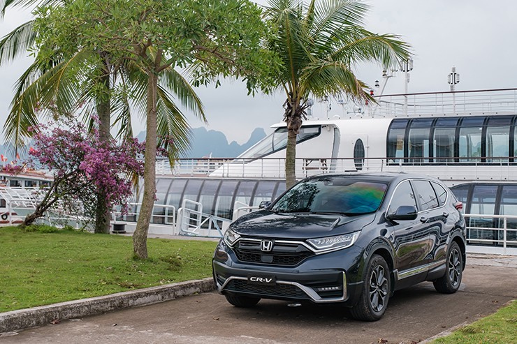gia-lan-banh-honda-cr-v-thang-92023-tung-bung-uu-dai-quyet-phan-cao-thap-voi-mazda-cx-5-anh-1-1695178439.jpg