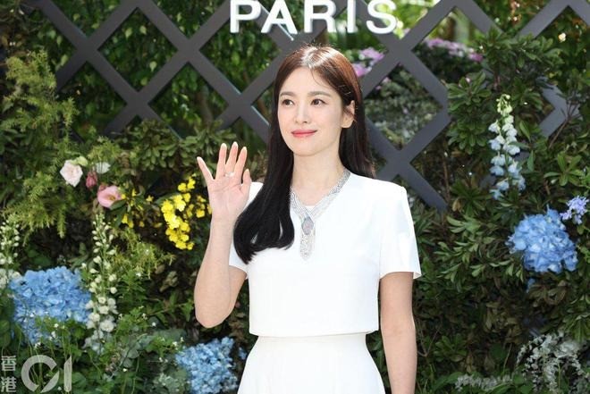 song-hye-kyo-anh-hau-truong-3-1696126669.jpg