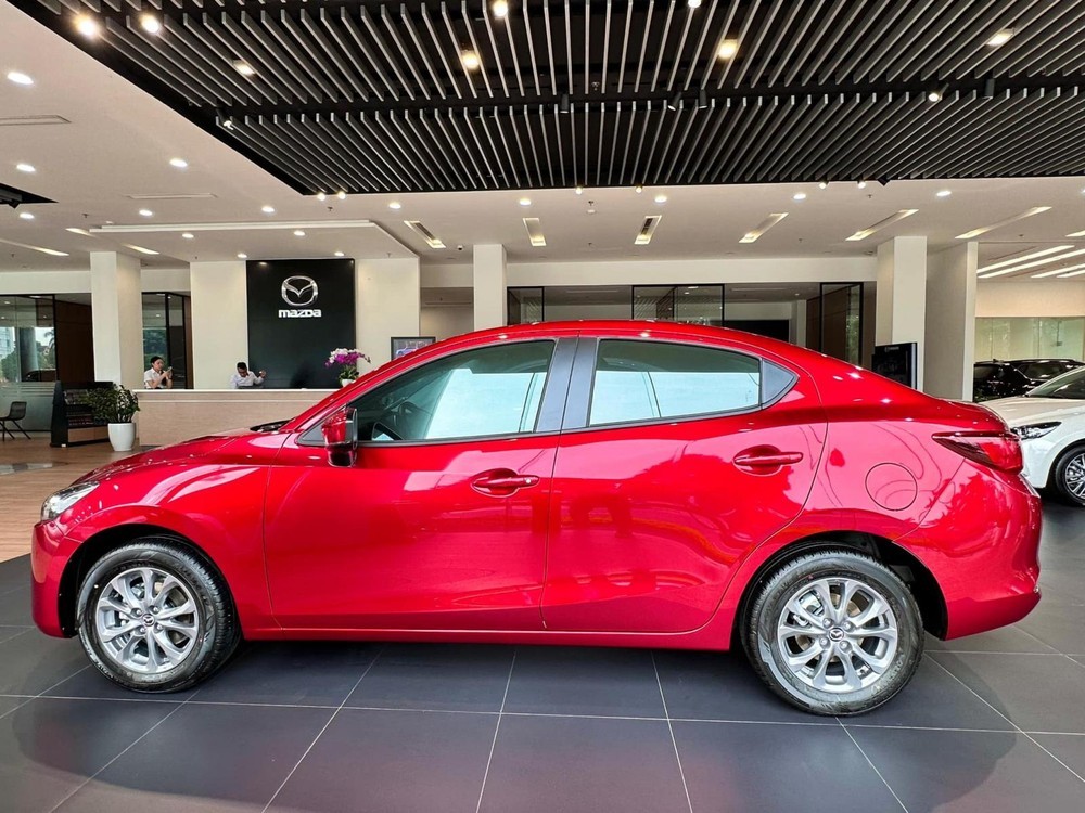 mazda2-3-1696213918.jpg