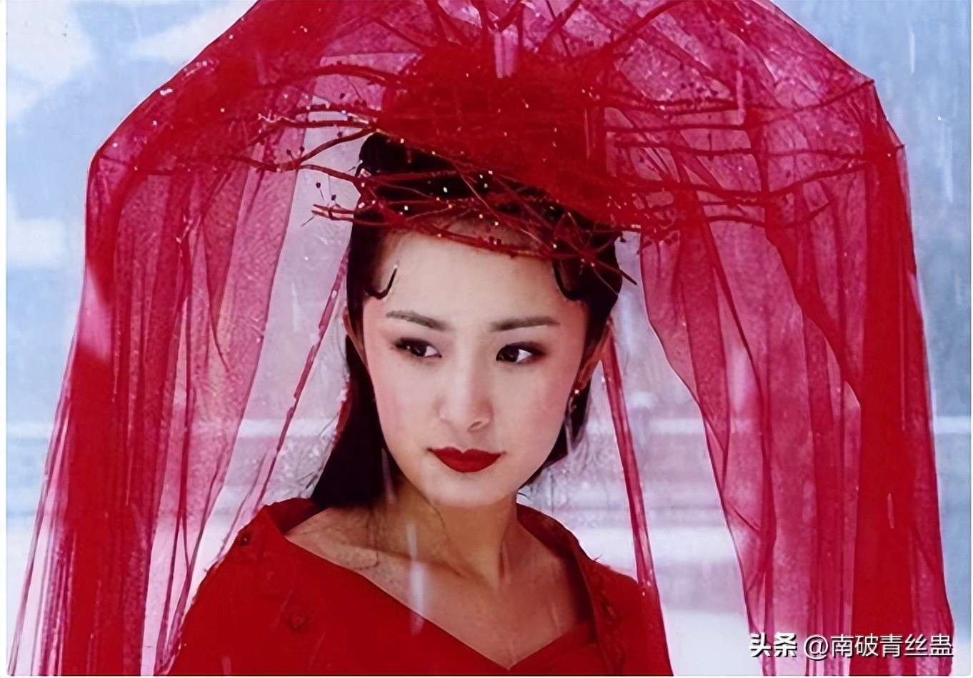 tao-hinh-ky-di-phim-co-trang-11-1696221798.jpg