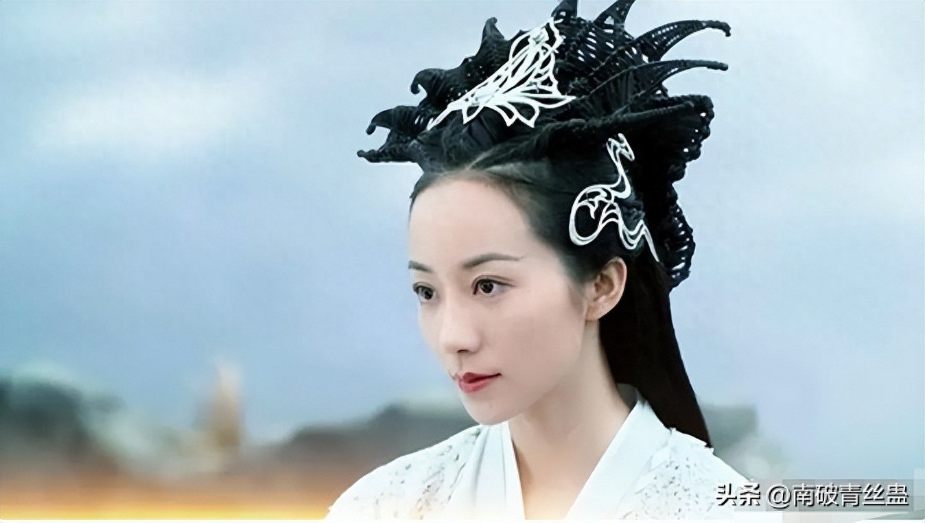 tao-hinh-ky-di-phim-co-trang-20-1696221797.jpg