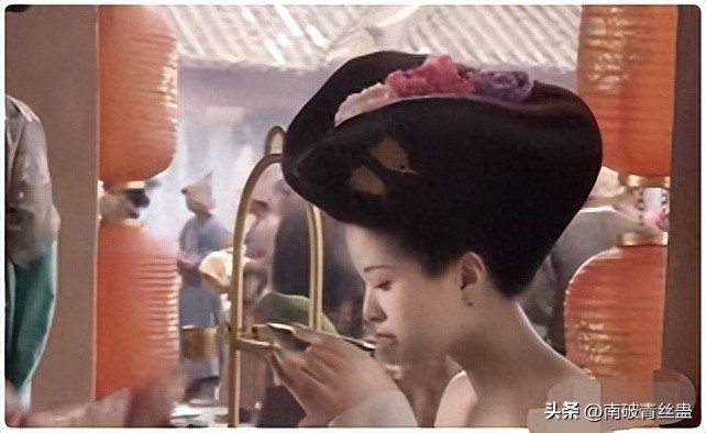 tao-hinh-ky-di-phim-co-trang-27-1696221995.jpg