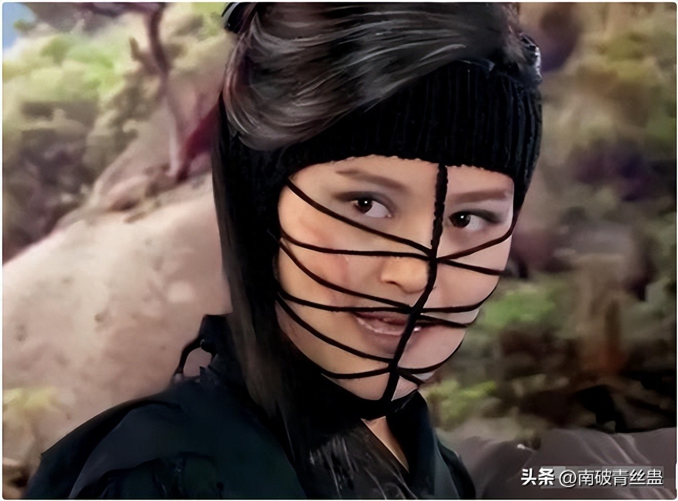 tao-hinh-ky-di-phim-co-trang-33-1696222106.jpg