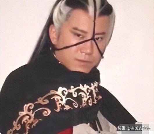 tao-hinh-ky-di-phim-co-trang-34-1696222106.jpg