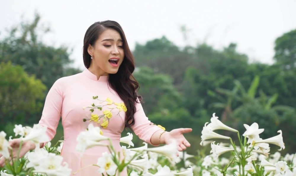 ca-si-dinh-trang-1697179011.jpg