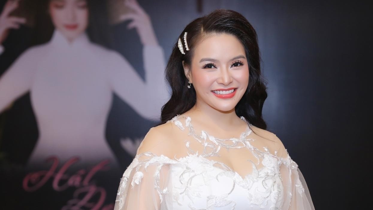 ca-si-dinh-trang-ra-mat-album-nh-1697179218.jpg