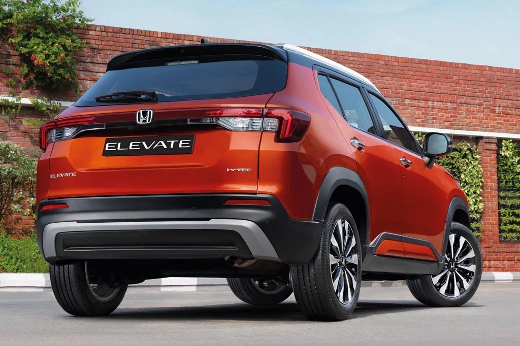 chi-tiet-honda-city-phien-ban-suv-gia-tu-313-trieu-dong-de-doa-lat-do-toyota-corolla-cross-anh-3-1697185866.jpg