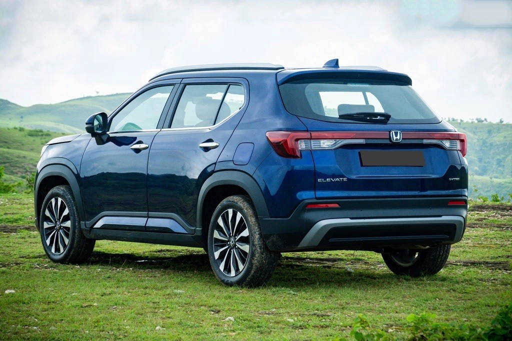 chi-tiet-honda-city-phien-ban-suv-gia-tu-313-trieu-dong-de-doa-lat-do-toyota-corolla-cross-anh-4-1697185866.jpg