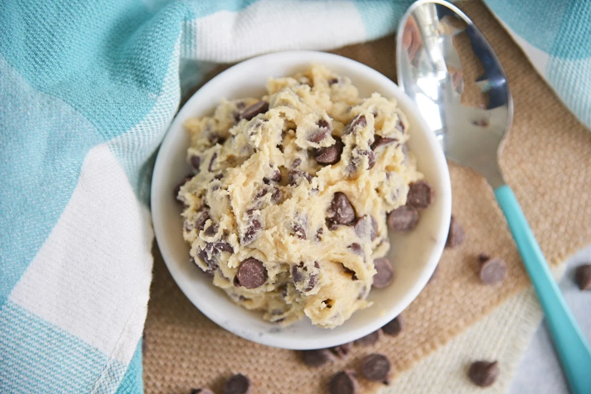 chocolate-chip-cookie-dough-7-1697191538.jpg