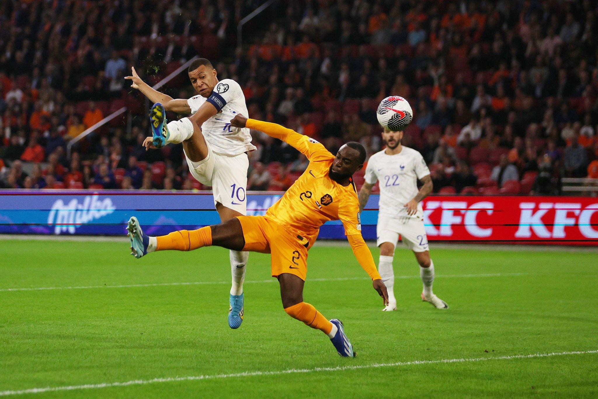 mbappe-dt-phap-euro-2024-1697265115.jpg