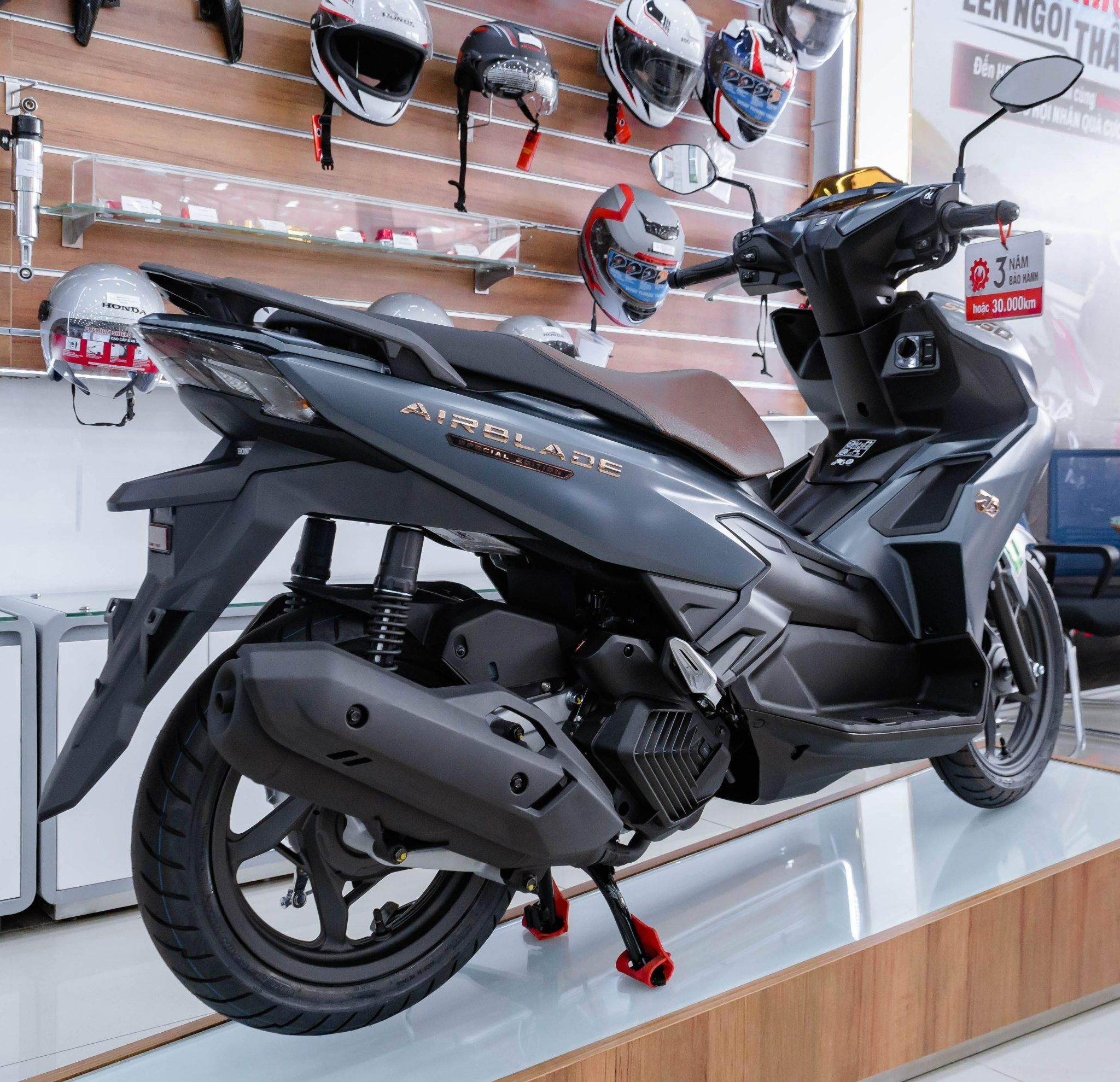 gia-xe-honda-air-blade-3-1697450996.jpg