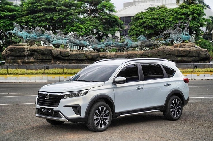 ‘Kẻ thách thức Mitsubishi Xpander’ nhận siêu ưu đãi, giá lăn bánh giảm xuống mức cực rẻ ảnh 1