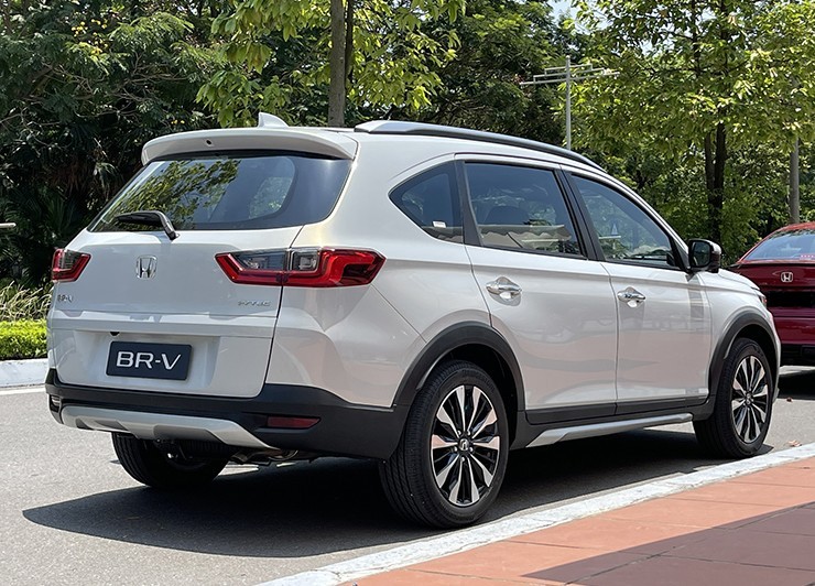 ‘Kẻ thách thức Mitsubishi Xpander’ nhận siêu ưu đãi, giá lăn bánh giảm xuống mức cực rẻ ảnh 4