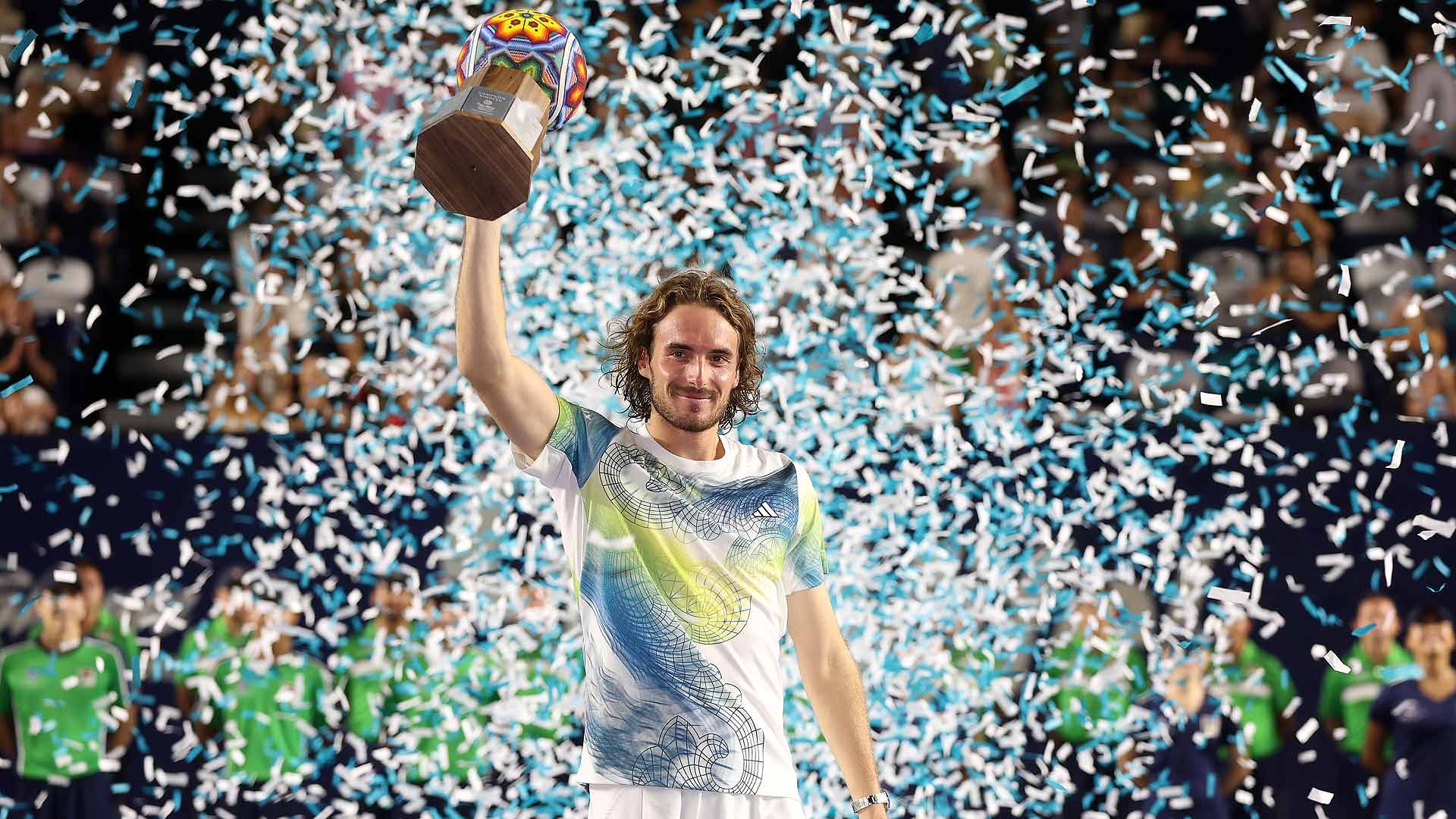 tsitsipas-los-cabos-2023-trophy-shot-1697703375.jpg