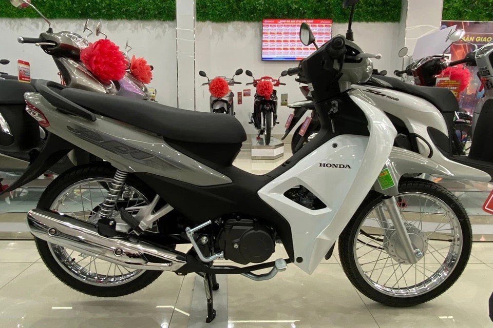 can-canh-honda-wave-alpha-phien-ban-moi-vua-ve-dai-ly-thiet-ke-dep-long-lanh-gia-ban-cuc-hap-dan-anh-4-1697769994.jpg