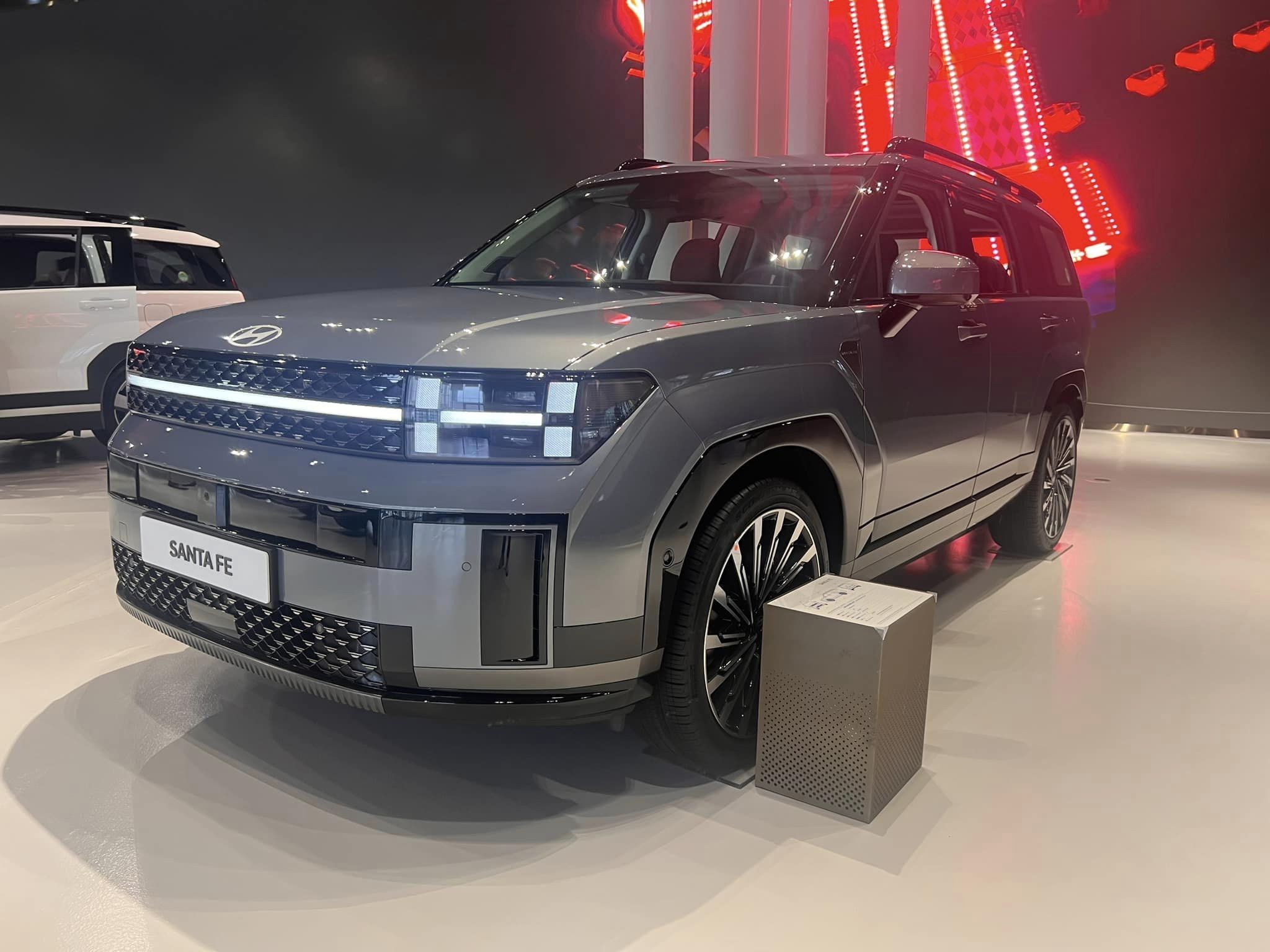 hyundai-santa-fe-3-1697773793.jpg