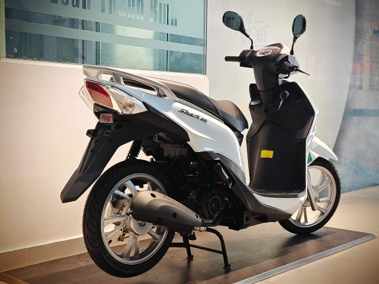 Mẫu xe ga thiết kế đẹp không kém Honda Vision mở bán tại Việt Nam với giá chỉ 24 triệu đồng ảnh 2