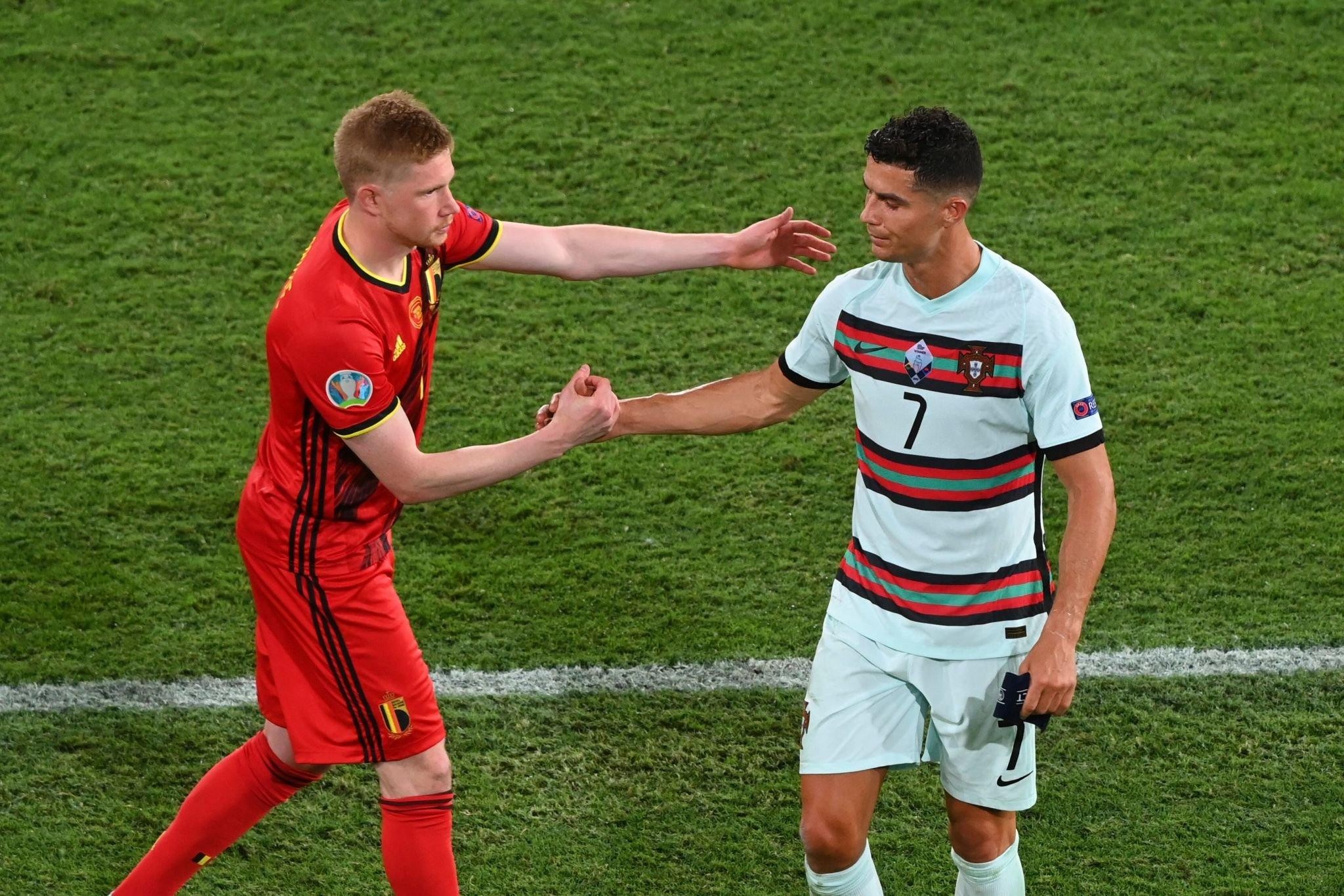 ronaldo-de-bruyne-1698169253.jpg