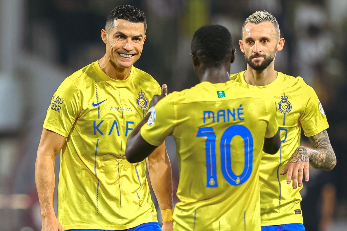 ronaldo-mane-al-nassr-1698169199.jpg