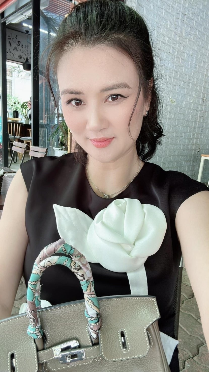 hoa-khoi-bong-chuyen-kim-hue-3-1698398513.jpg