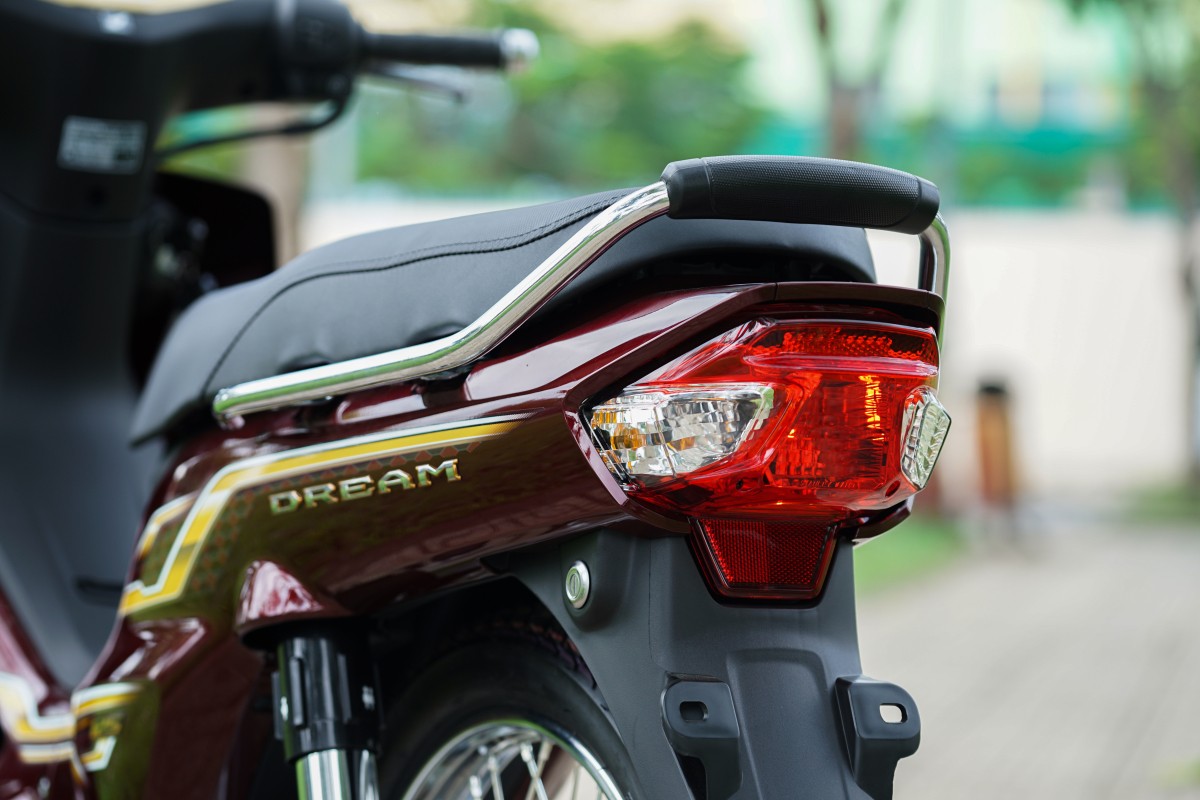 Chi tiết Honda Dream 2023 vừa cập bến đại lý Việt: Thiết kế mãn nhãn, giá bán gây bất ngờ cực lớn ảnh 6
