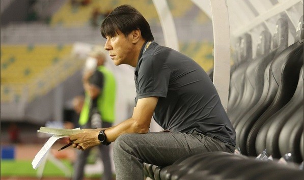 shin-tae-yong-tertimpa-musibah-jelang-pimpin-timnas-indonesia-di-babak-kedua-kualifikasi-piala-dunia-2026-zona-asia-eeb04j3skg-1698661860.jpg