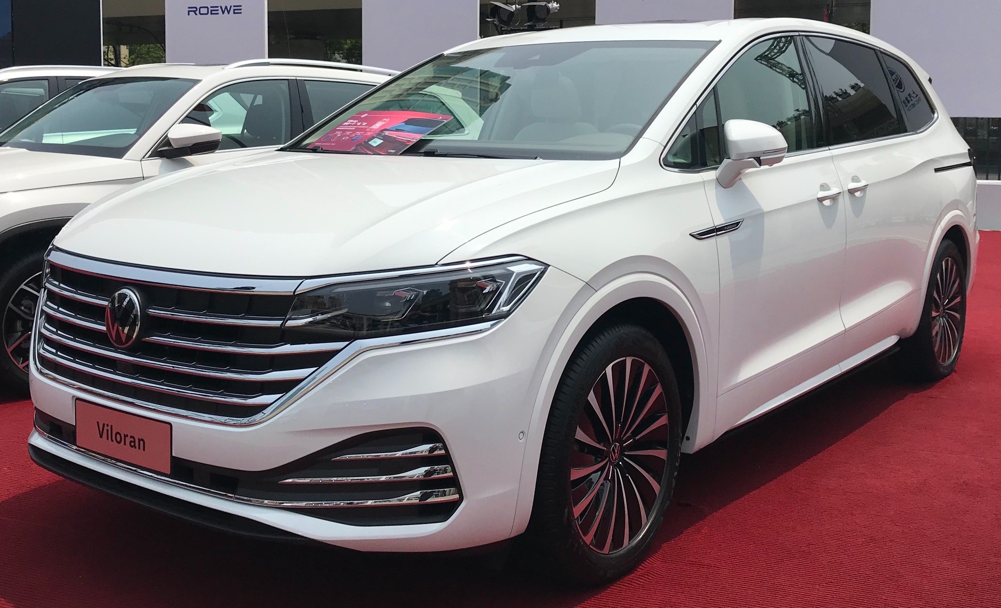 volkswagenviloran00428cropped29-1698823851.jpg