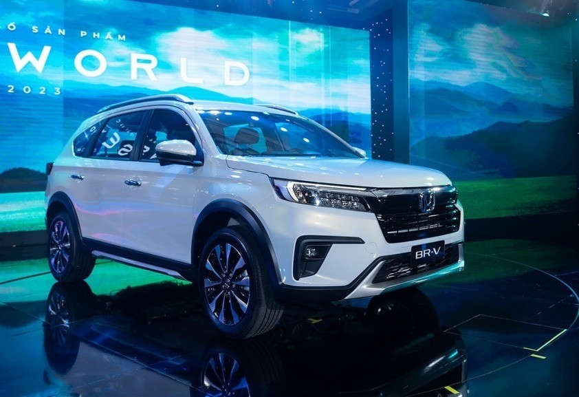 so-sanh-2-phien-ban-honda-br-v-2-2-1698893516.jpg