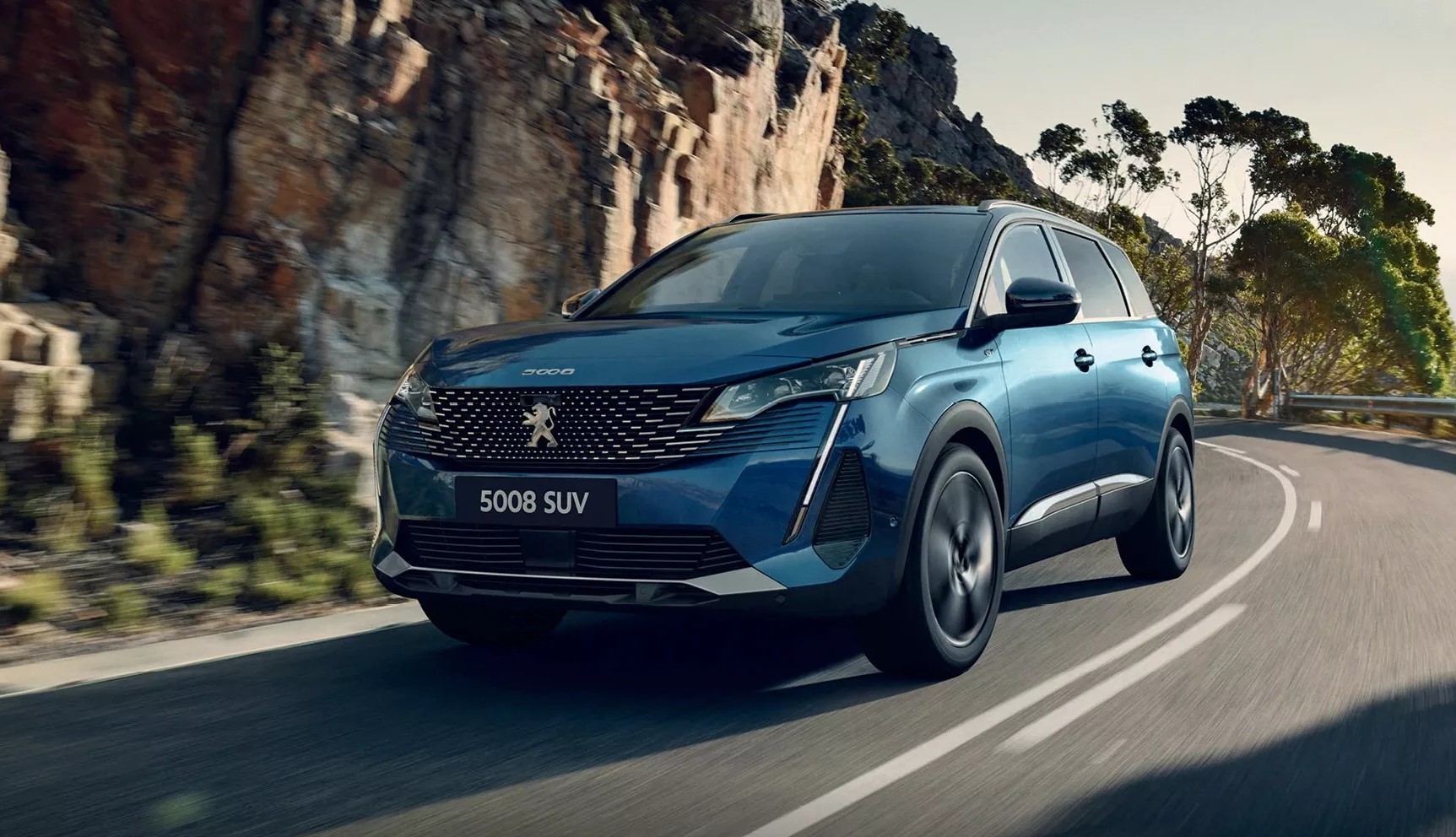 peugeot-5008-2-1698985372.jpg
