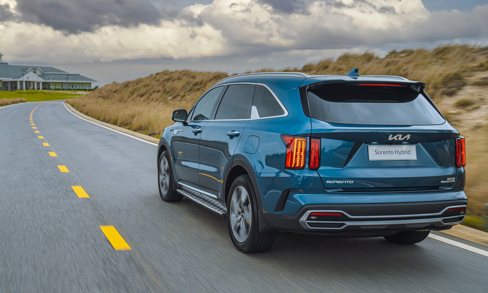 kia-sorento-hybrid-3-1699322473.jpg