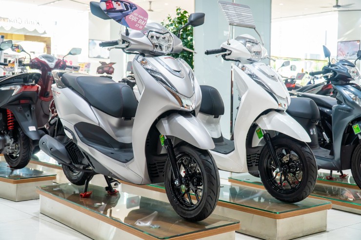 honda-lead-uu-dai-lon-ban-duoi-gia-de-xuat-278849-1699416558.jpg