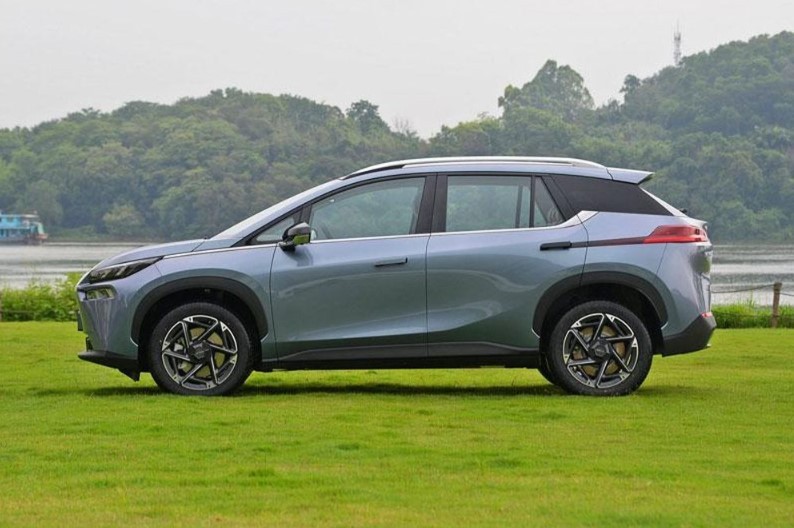 Đối thủ của Mazda CX-5 ra mắt phiên bản mới giá 604 triệu đồng: Thiết kế thời trang, động cơ mạnh mẽ ảnh 3