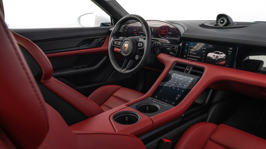 2020-porsche-taycan-turbo-s-1-1699674026.jpg