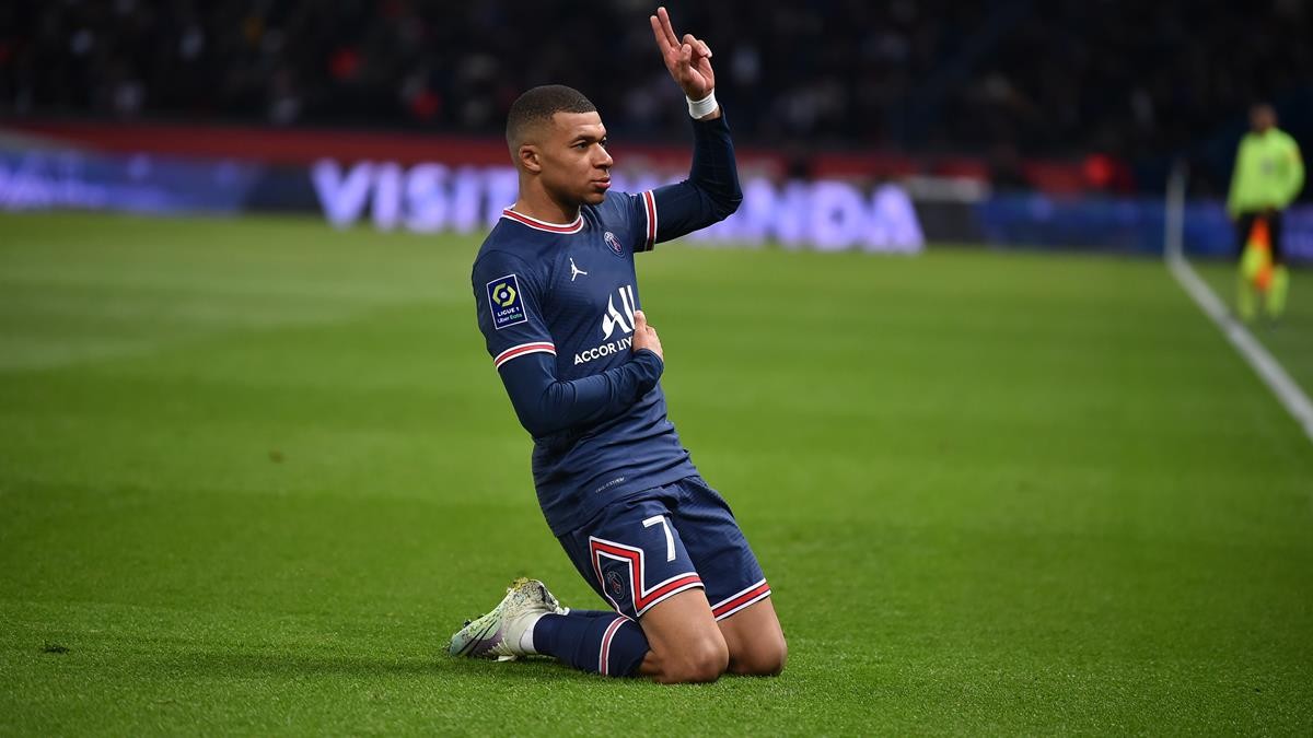 mbappe-1699792666.jpg