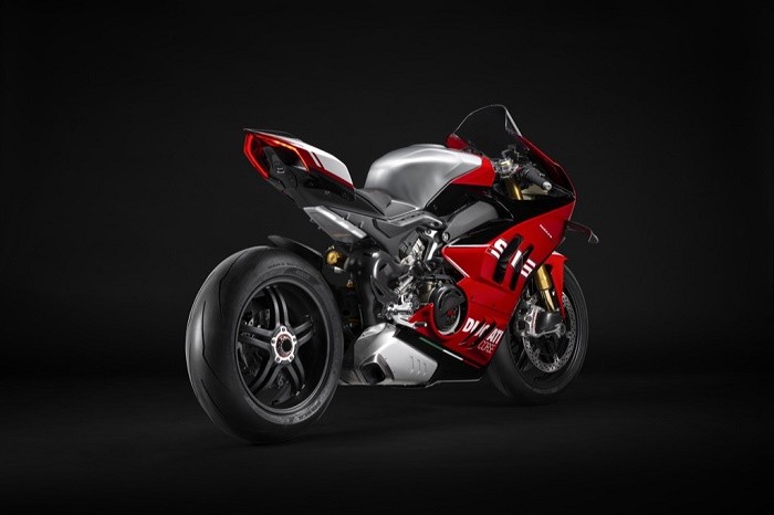 ducati-panigale-v4-sp2-916-1-1699844395.jpg