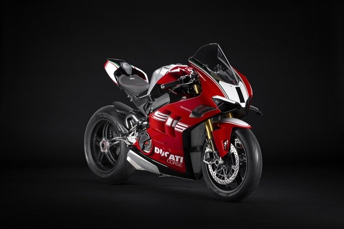 ducati-panigale-v4-sp2-916-1699844395.jpg