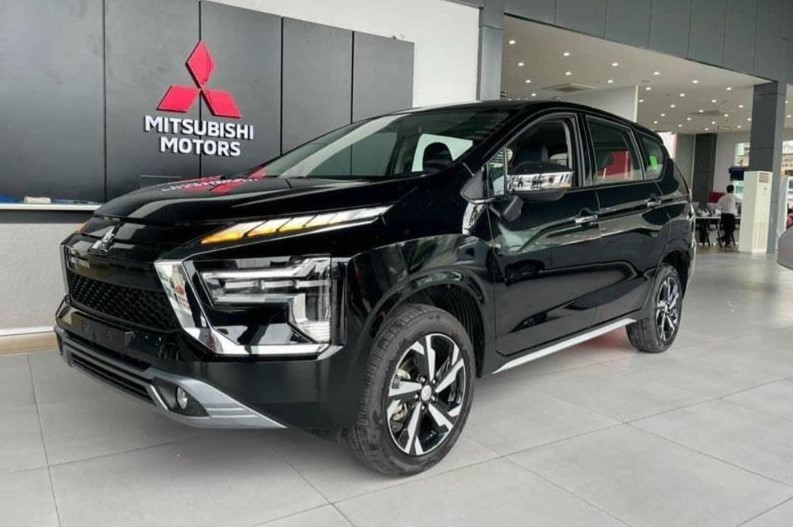 Không muốn để Toyota Veloz Cross vượt mặt, Mitsubishi Xpander mạnh tay giảm giá kèm quà tặng khủng ảnh 2