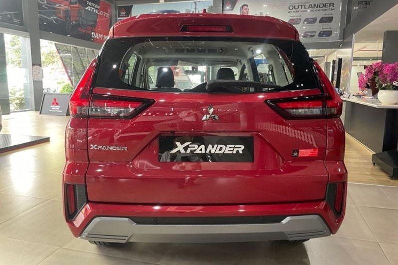 Không muốn để Toyota Veloz Cross vượt mặt, Mitsubishi Xpander mạnh tay giảm giá kèm quà tặng khủng ảnh 4