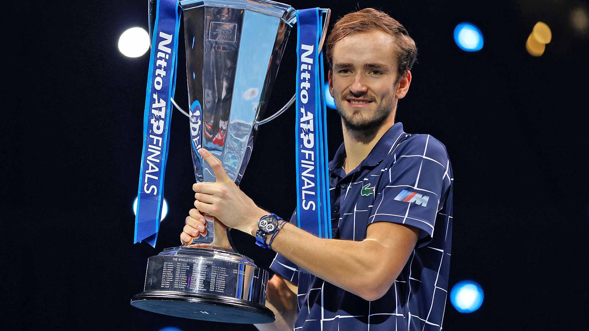 medvedev-nitto-atp-finals-2020-trophy-1699928534.jpg