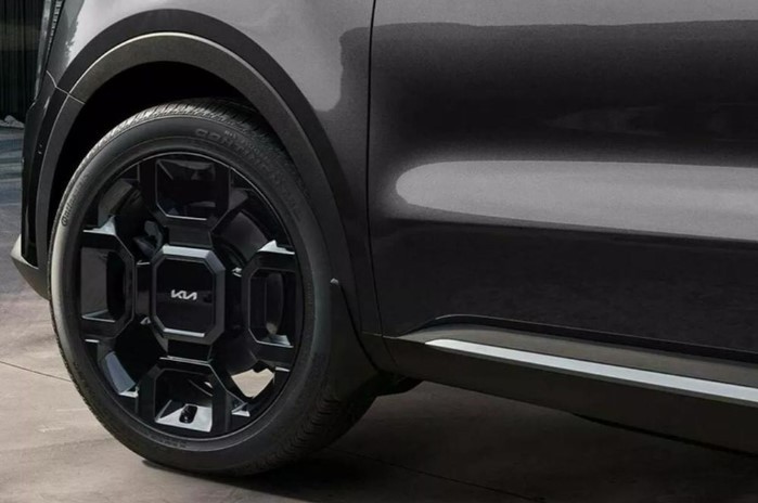 Hé lộ ‘cơn ác mộng của Ford Everest’ trước ngày ra mắt, trang bị chất có thể đe nẹt Toyota Fortuner ảnh 3