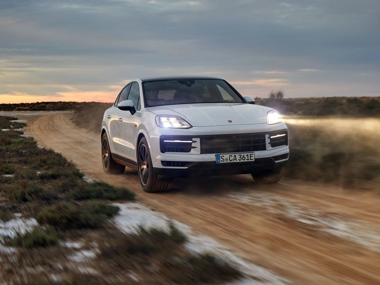 2024-porsche-cayenne-coupe-101-643eaefc8014b-1700217648.jpg