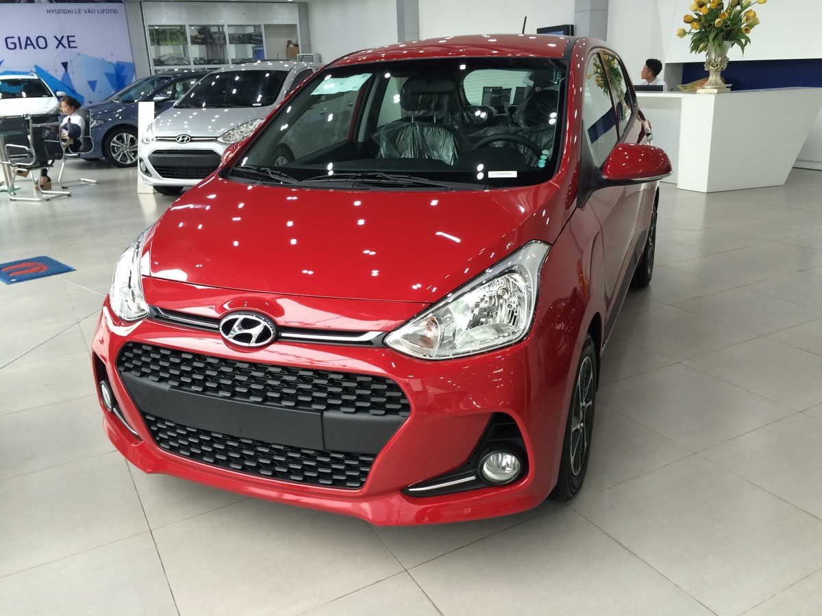 hyundai-grand-i10-giam-gia-cuc-soc-toi-hon-54-trieu-dong-quyet-tam-khien-kia-morning-ra-ria-anh-2-1700195375.jpg