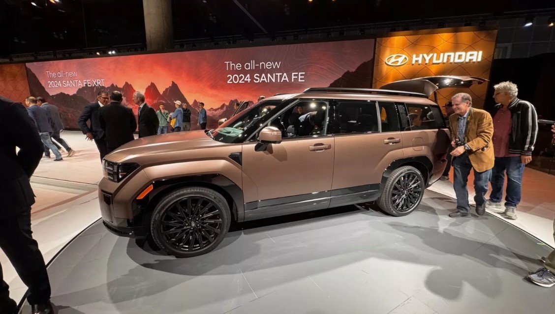 hyundai-santafe-2024-2-1700206098.jpg