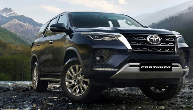 Toyota ‘chơi lớn’ khiến dân tình ‘dậy sóng’, sắp ra mắt Corolla Cross 7 chỗ và Fortuner bản giá rẻ? ảnh 2