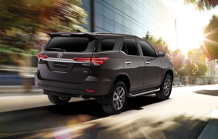 Toyota ‘chơi lớn’ khiến dân tình ‘dậy sóng’, sắp ra mắt Corolla Cross 7 chỗ và Fortuner bản giá rẻ? ảnh 4