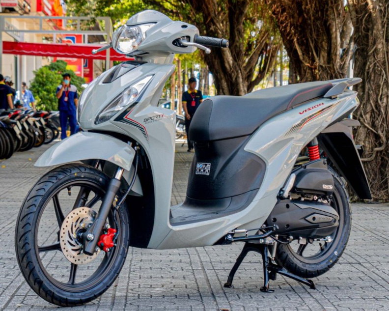 9-thang-viet-nam-tieu-thu-gan-2-trieu-xe-may-gia-xe-vision-giam-sau-20231020113715-1701351228.jpg